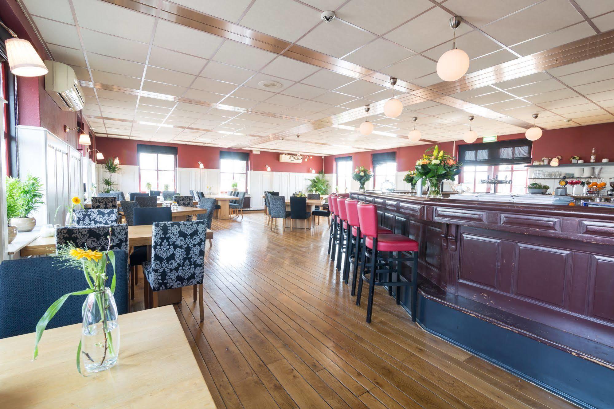 Hotel Restaurant De Buizerd Langedijk Eksteriør bilde